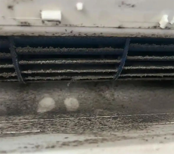 桐乡空调吹的风有股烧焦味是怎么回事